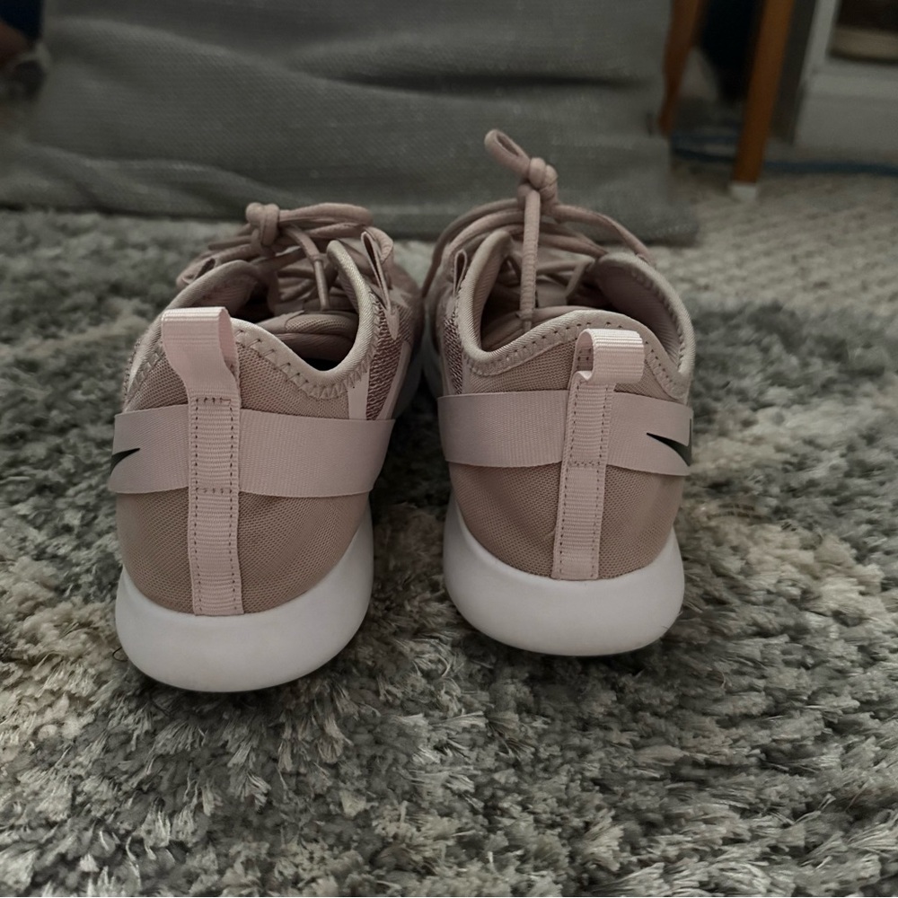 Nike Women's Sneakers in Pink and White